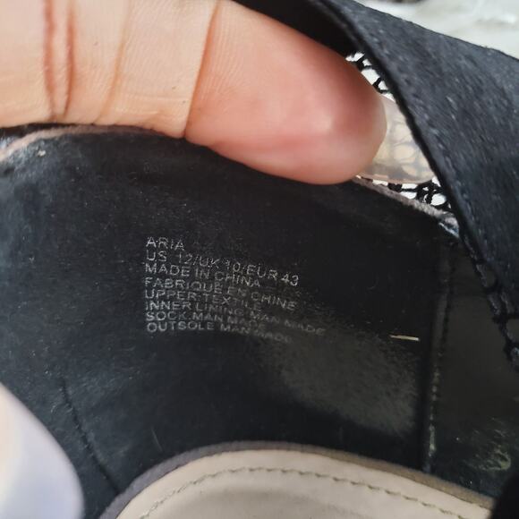 Shoe Dazzle Aria Black Fishnet Sock Chunky Heel Pointed Toe Pumps Size 12 - Picture 11 of 11